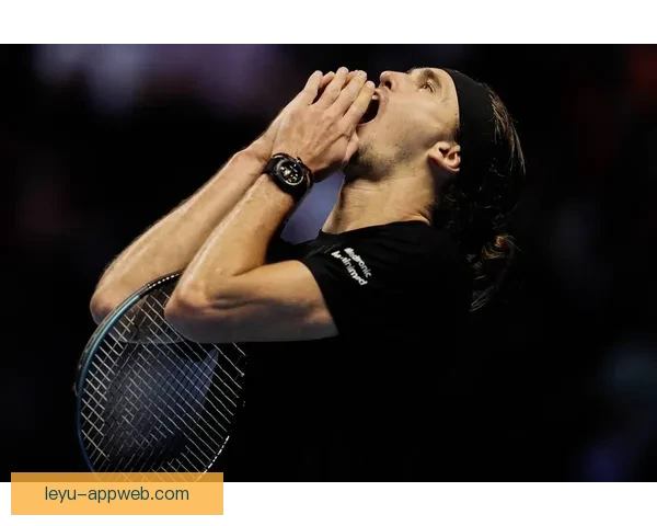 摇滚巨星邦·乔维现身迈阿密大师赛与网坛名将萨芬卢布合影互动